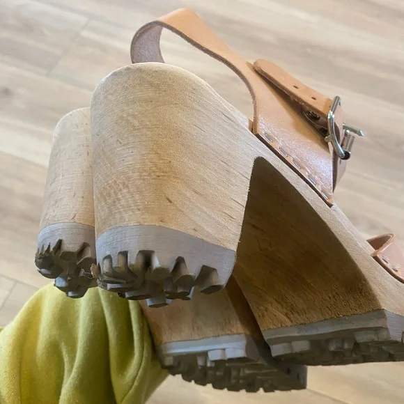 Mia Shoes Tan Leather Clog Sandal with Buckle - Picture 8 of 10